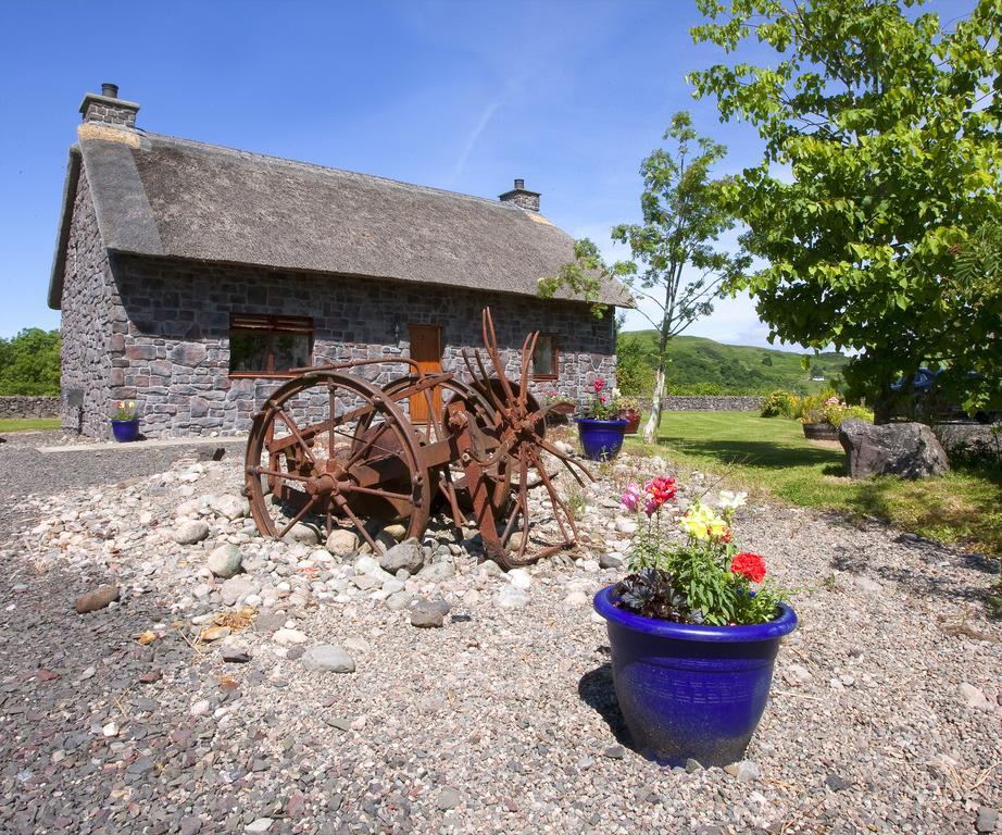 Clan Cottages Оубън Екстериор снимка